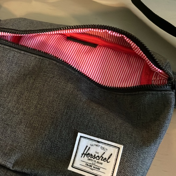 Herschel Belt Bag Hip Bag Fanny Pack - Picture 3 of 6